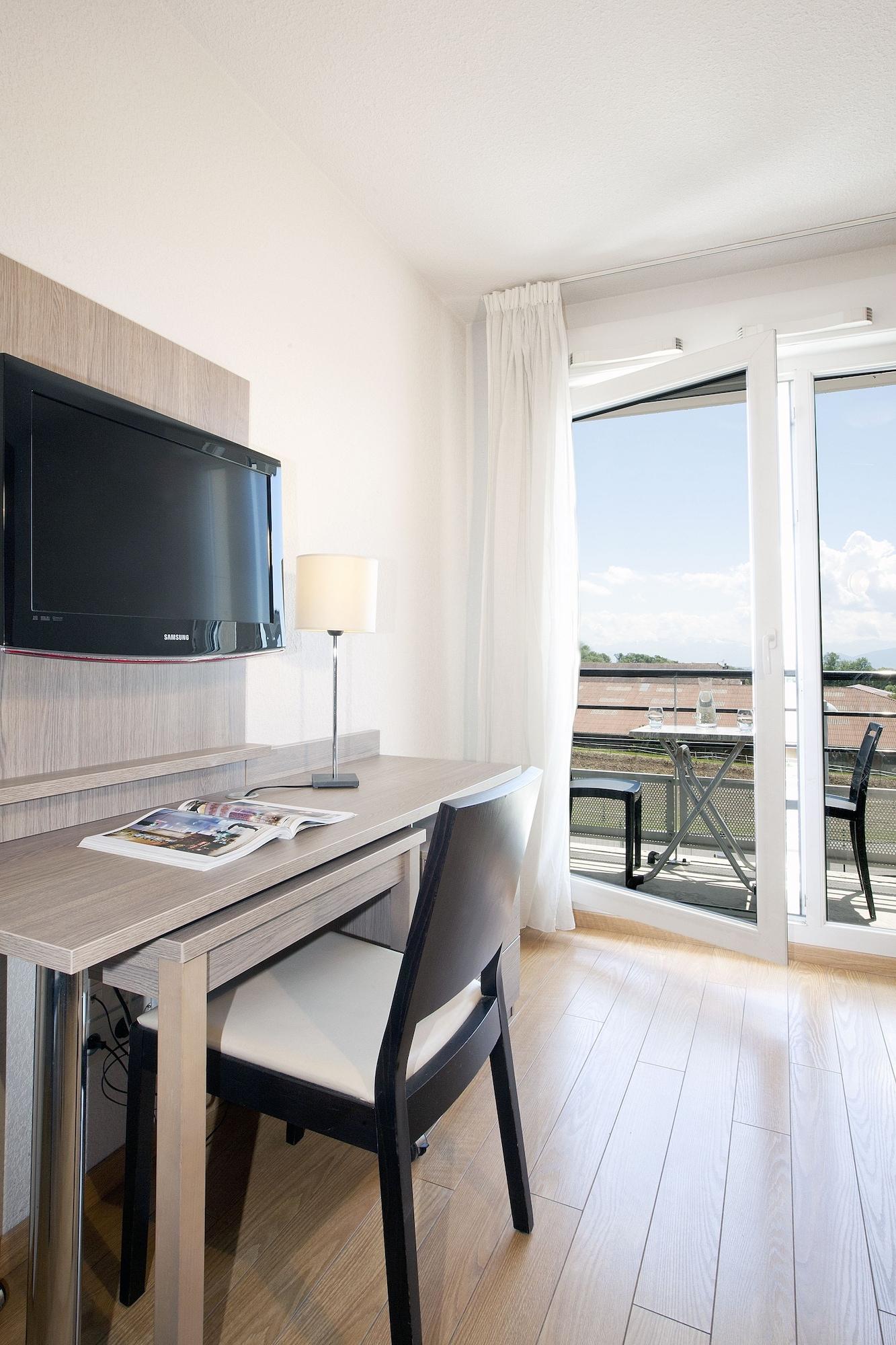 Sejours & Affaires Geneve Gex Les Rives Du Leman Aparthotel Kültér fotó